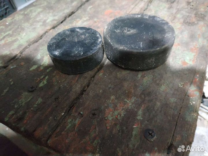 Шайба хоккейная две