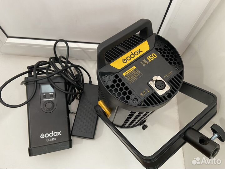 Осветитель Godox UL150