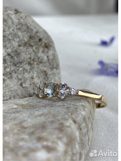 Серебряное кольцо с фианитом и топазом