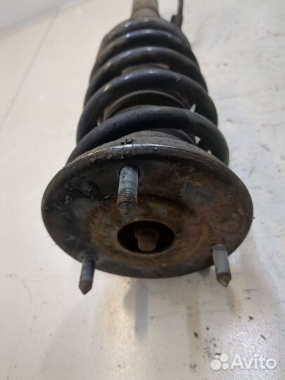 Амортизатор подвески левый передний Lexus IS