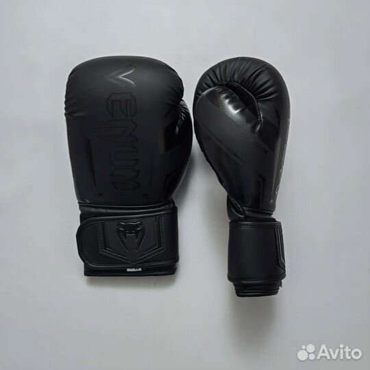 Боксерские перчатки Venum черный