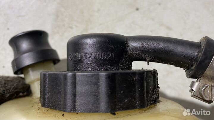 Бачок гидроусилителя руля Mercedes Benz W210