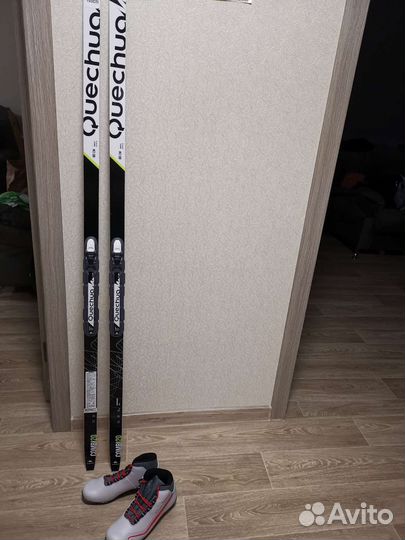 Беговые лыжи 180 новые и ботинки 40