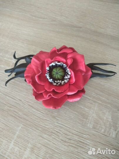 Брошь кожаная