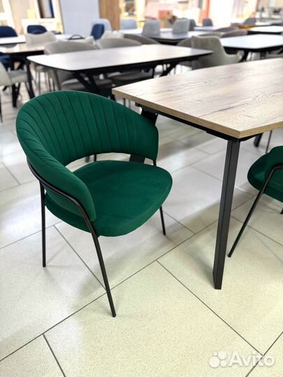 Стол кухонный