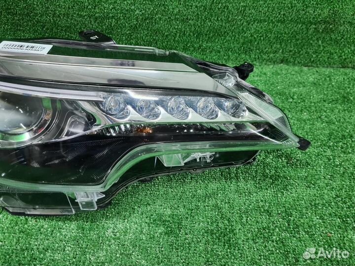 Фара правая Toyota Fortuner II (2015-2020) LED