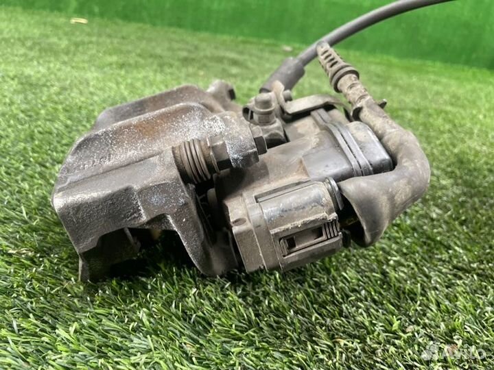 Суппорт тормозной задний левый Bmw X3 F25 N20B20