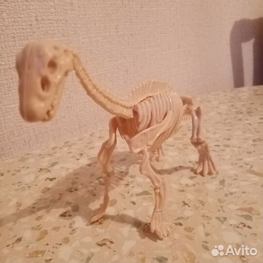 Сборная модель динозавра