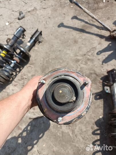 Задняя правая стойка Chevrolet Lacetti