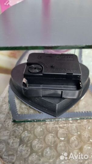 Стеклянная ваза часы