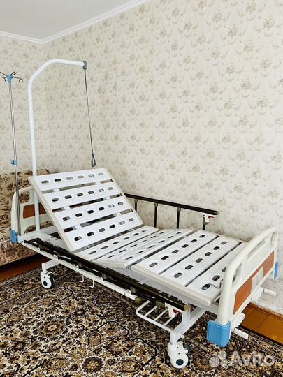 Медицинская кровать для лежачих больных