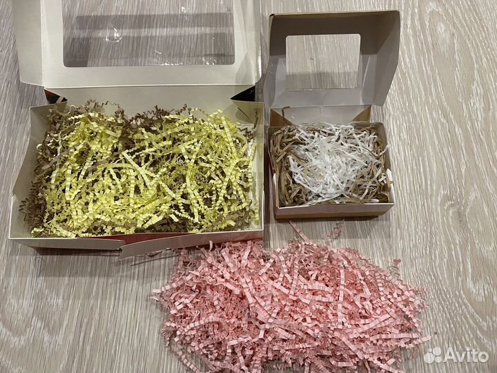 Крафтовые коробки и наполнитель (дождик)