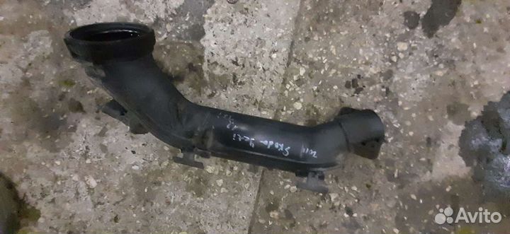 Патрубок интеркуллера Skoda Yeti 1.2 2011