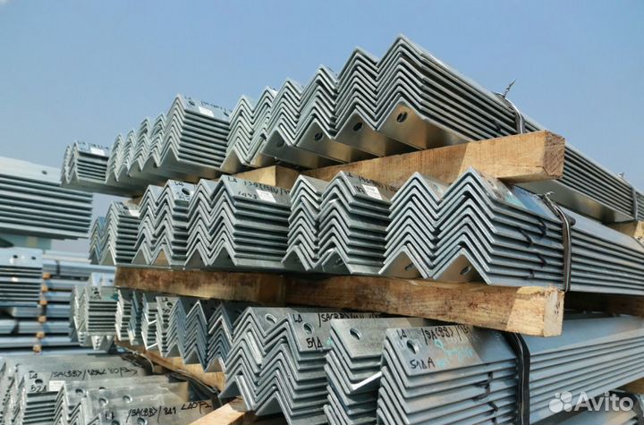 Уголок металлический