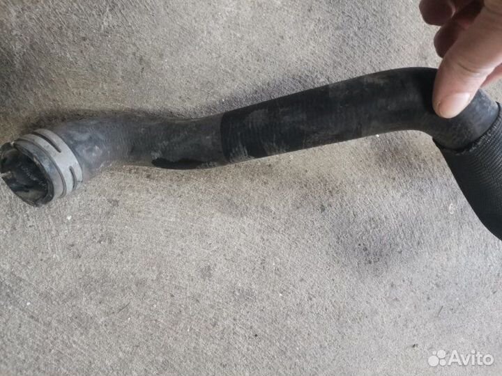 Патрубок системы охлаждения Ford Focus 3 хэтчбек