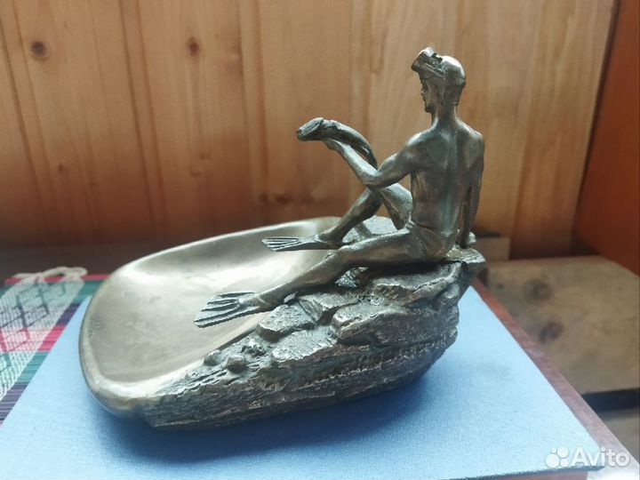 Бронзовая статуэтка СССР