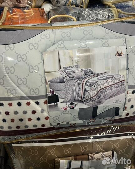 Постельное белье с одеялом и подушками