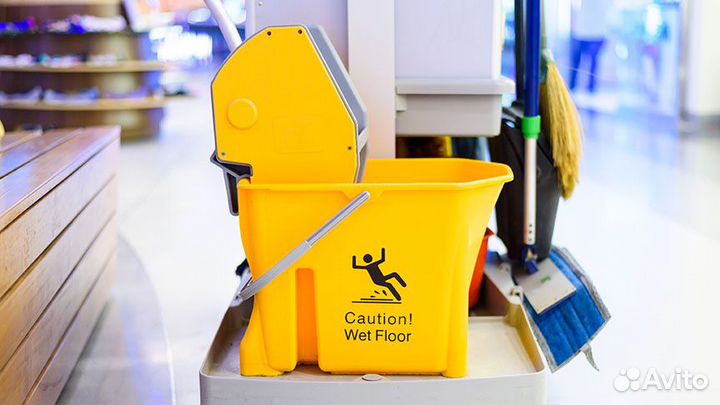 Уборщики дворники в сц Азбука Ремонта