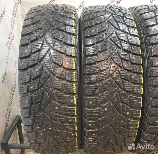 Dunlop SP Winter Ice 02 215/70 R16 101S