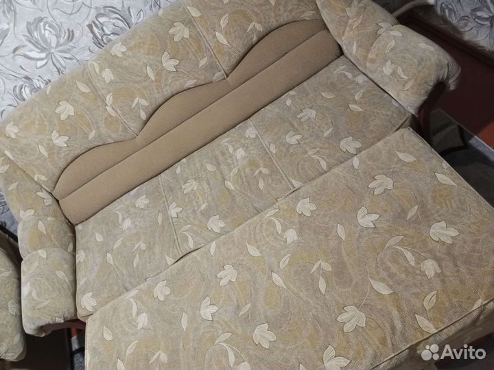 Диваны и кресло бу в хорошем состояние