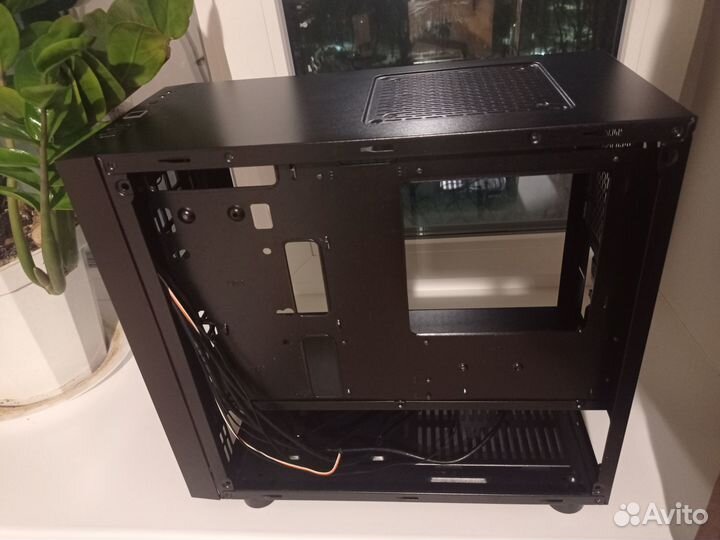 Thermaltake Versa H17