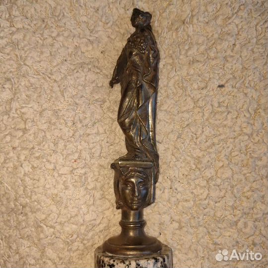 Бронзовая статуэтка