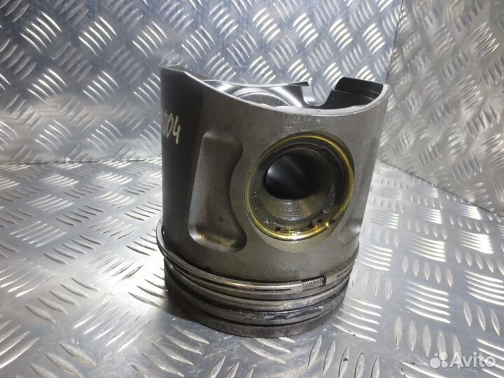 Поршень Iveco 504198895