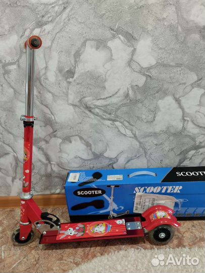 Самокат детский трехколесный практически новый