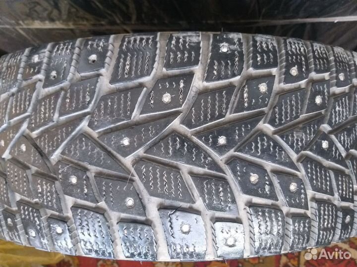 Dunlop SP Winter Ice 02 215/60 R16