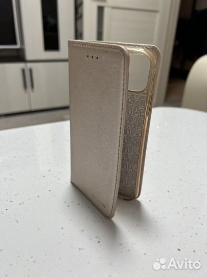 Чехлы на iPhone 11