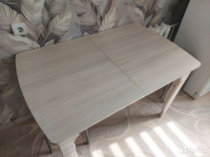 Кухонный стол