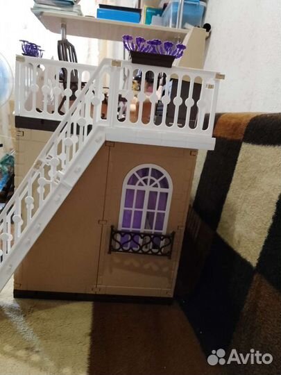 Домик кукольный с мебелью