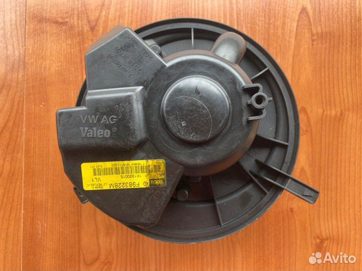 Моторчик печки Vw Golf 5 BKC 2005