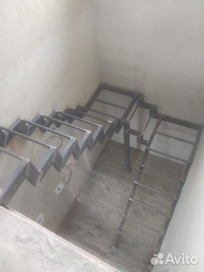 Изготовление металлического каркаса лестницы