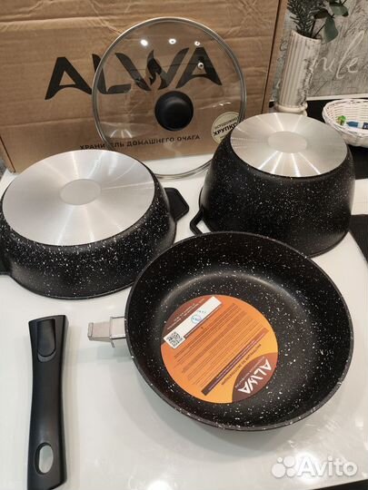 Набор посуды кастрюля, сковорода, жаровня новый
