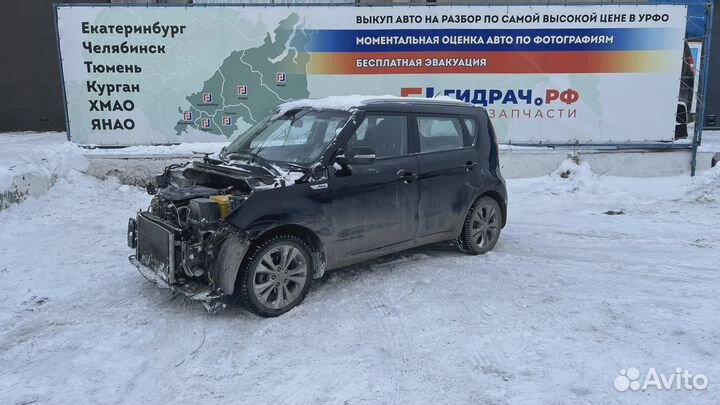 Обшивка стойки передней правой нижняя Kia Soul 2