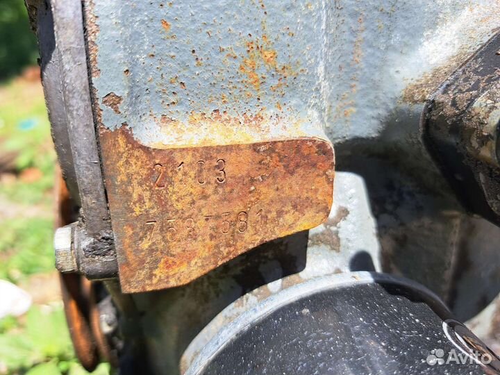 Двигатель 2103