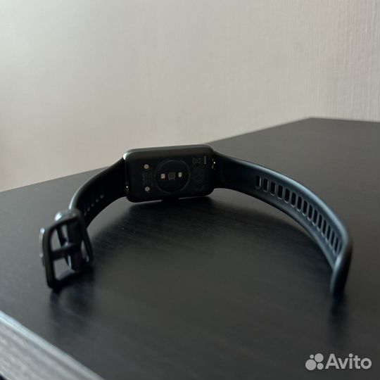 Умный браслет Huawei Band 7 графитовый черный