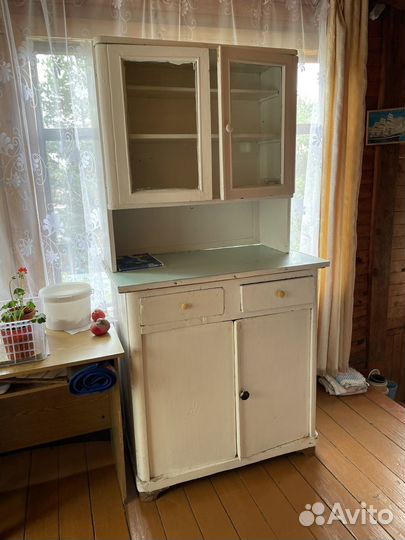 Старинный буфет