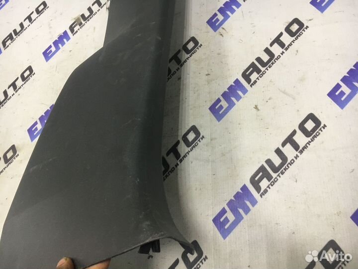 Накладка центральной стойки правая Рено Меган 2