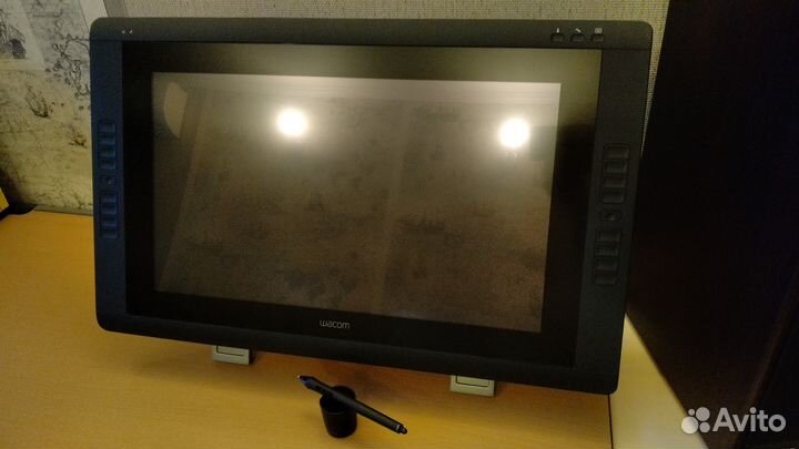 Графический планшет Wacom Cintiq 22 HD Touch