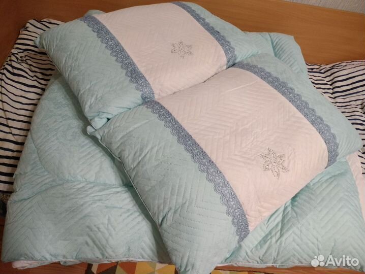 Комплект одеяло с подушками новый