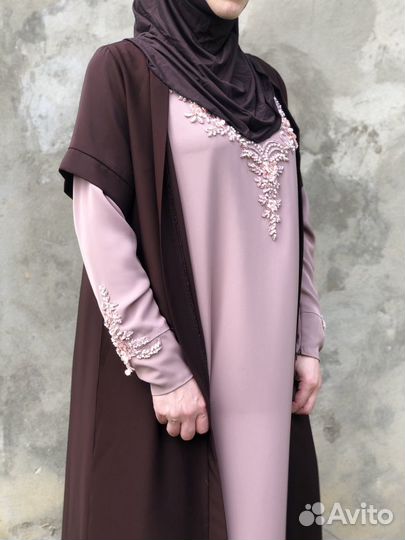 Платье с накидкой