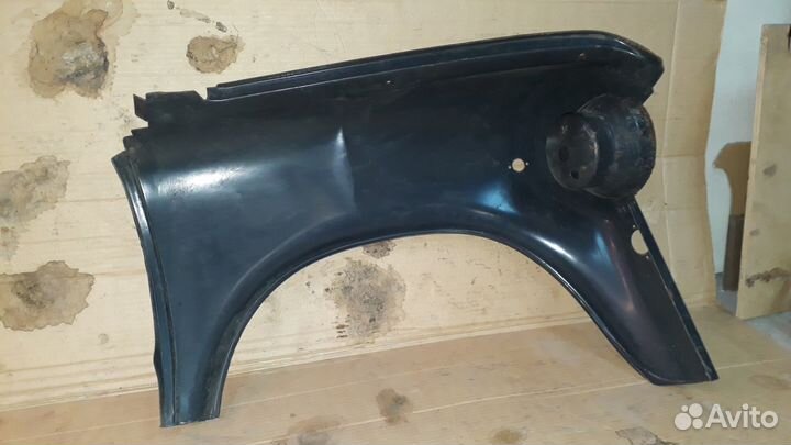 Крыло переднее левое заз 965 с дефектом
