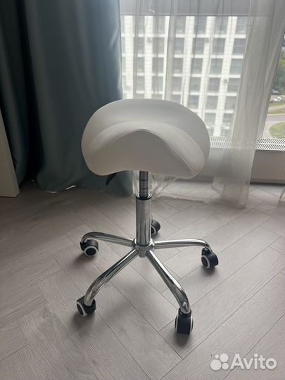 Стул седло на колесах