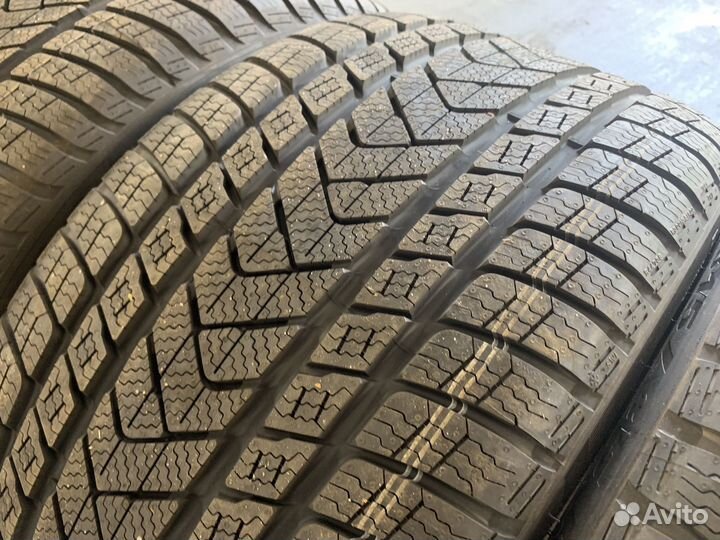 Pirelli Scorpion Winter RFT 275/40 R21 и 315/35 R21