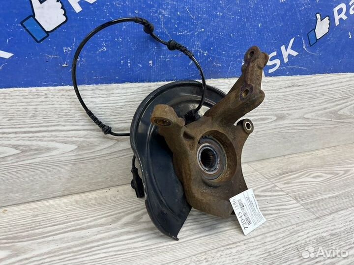 Поворотный кулак передний левый Renault Duster 1