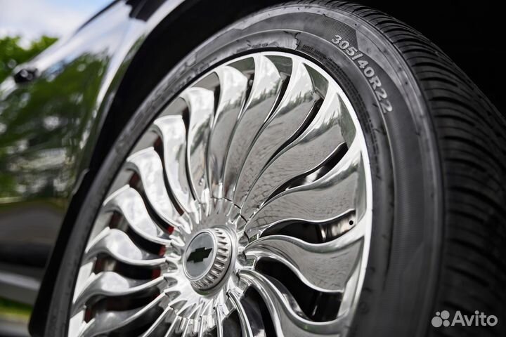 Кованые диски R22 на Chevrolet Tahoe