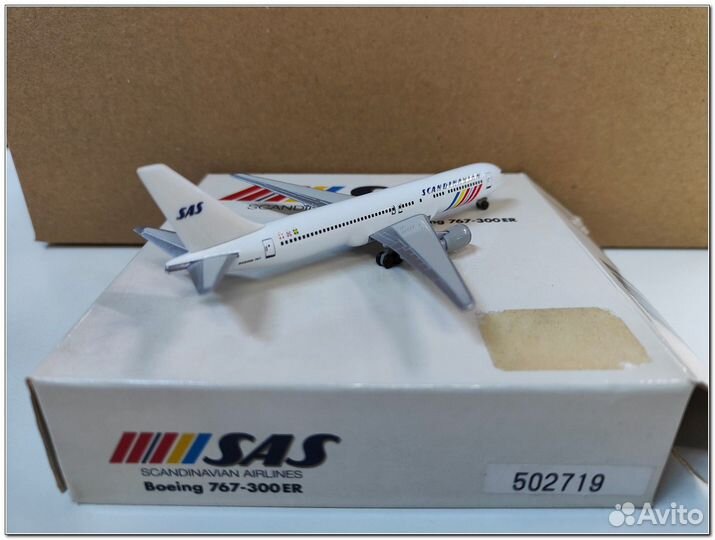 Самолёт Boeing 767 SAS Scandinavian 1/500 Herpa