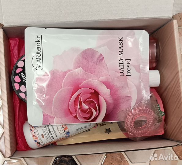 Подарочный бокс косметика для девушек